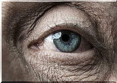 Eyes of an elderly person symbolizing the regulation of emotions in old age